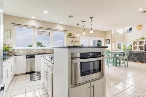 Kitchen - 4540 Bayside Dr, Milton, FL 32583 photo 3 of 4