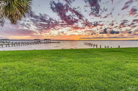 View/Area - 4540 Bayside Dr, Milton, FL 32583 photo 3 of 10