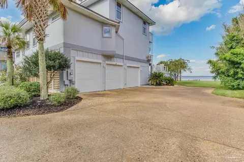 Exterior - 4540 Bayside Dr, Milton, FL 32583 photo 15 of 19