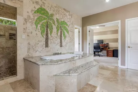 Bath - 4540 Bayside Dr, Milton, FL 32583 photo 4 of 11