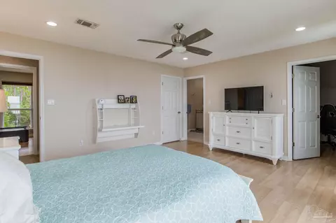Bedroom - 4540 Bayside Dr, Milton, FL 32583 photo 10 of 10