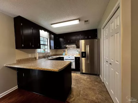 5560 Debbie Dr, Milton, FL 32570 photo 11