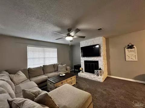 5560 Debbie Dr, Milton, FL 32570 photo 7