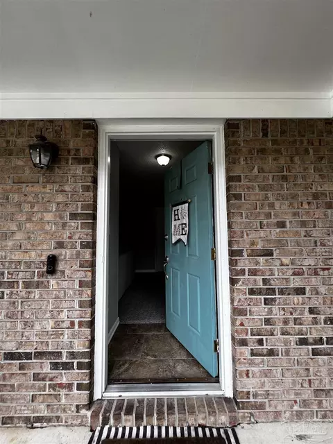 5560 Debbie Dr, Milton, FL 32570 photo 4