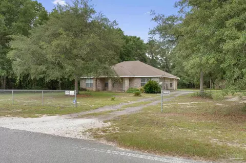 10264 Nichols Lake Rd, Milton, FL 32583