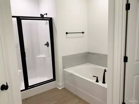 Bath - 4912 Brigenza St 20-c #20-C ( ), Pace, FL 32571 photo 2 of 3