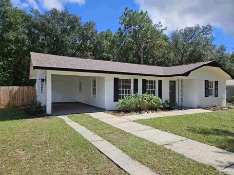5722 Hickory St, Milton, FL 32570