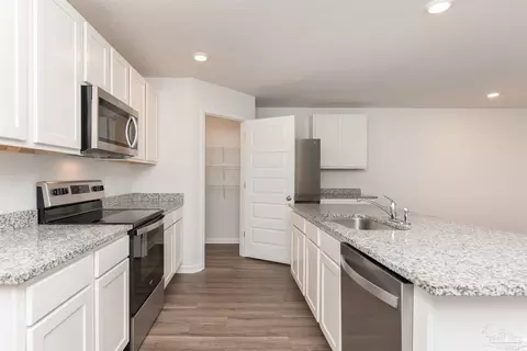 Kitchen - 2531 Molino Bridge Rd, Pace, FL 32571 photo 2 of 4