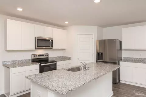 Kitchen - 2531 Molino Bridge Rd, Pace, FL 32571 photo 4 of 4