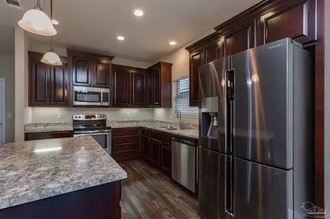 Kitchen - 5228 Parkside Dr, Pace, FL 32571 photo 4 of 4