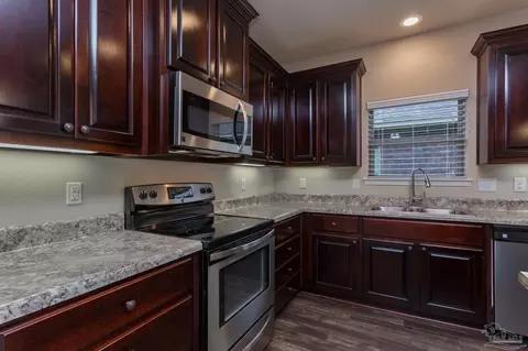 Kitchen - 5228 Parkside Dr, Pace, FL 32571 photo 2 of 4