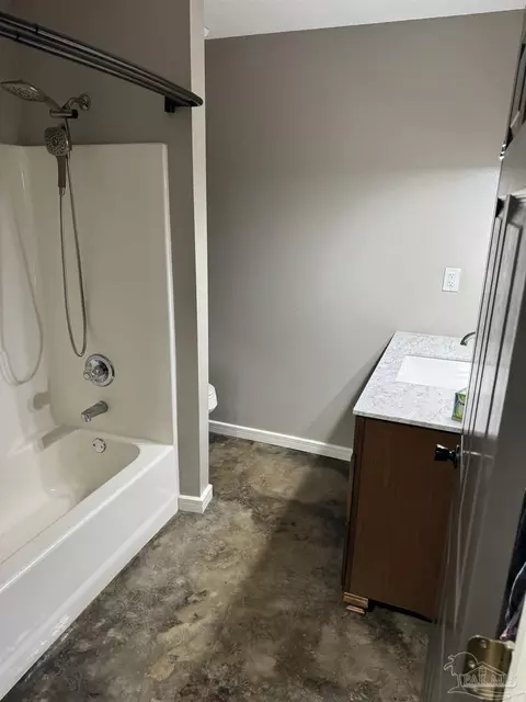 Bath - 4447 Azel Scott Ln, Jay, FL 32565 photo 3 of 4