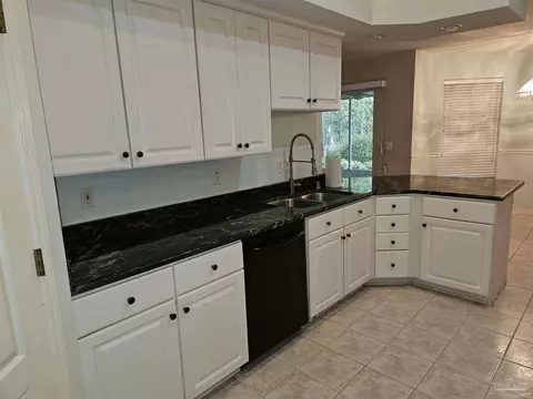 528 Derry Dr, Cantonment, FL 32533 photo 7