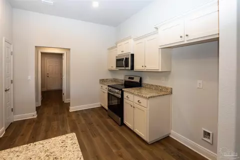 Entry Way - 6214 Pineapple Dr, Milton, FL 32570 photo 2 of 2