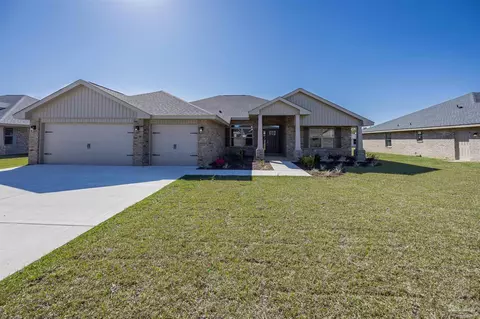 6214 Pineapple Dr, Milton, FL 32570
