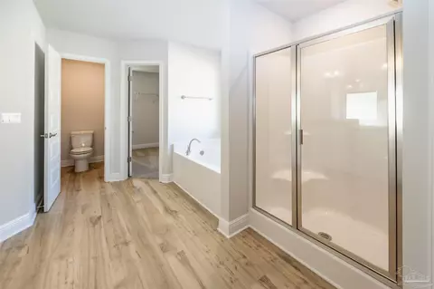 Bath - 6128 Another Ln, Milton, FL 32570 photo 1 of 2