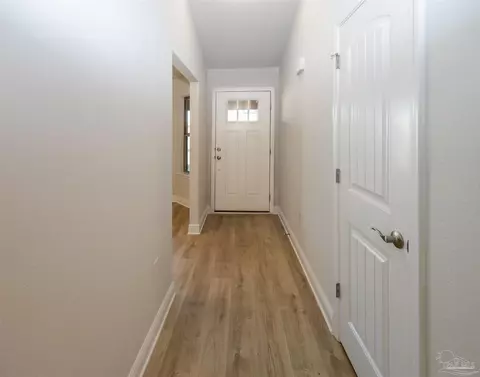 Entry Way - 6123 Another Ln, Milton, FL 32570 photo 2 of 2
