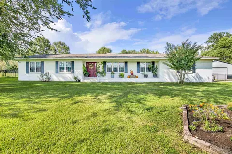 4634 Deerfield Dr, Pensacola, FL 32526