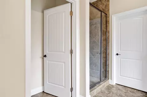 Entry Way - 5545 Heatherton Rd, Milton, FL 32570 photo 5 of 5