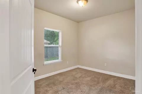 Bedroom - 5545 Heatherton Rd, Milton, FL 32570 photo 5 of 5