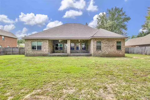 Exterior - 5545 Heatherton Rd, Milton, FL 32570 photo 3 of 6