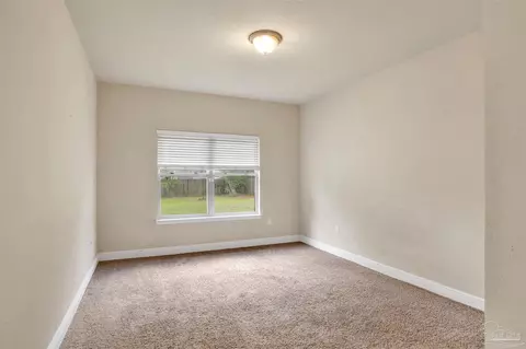 Bedroom - 5545 Heatherton Rd, Milton, FL 32570 photo 4 of 5