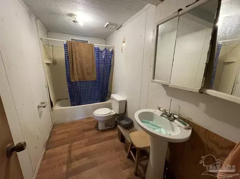 Bath - 11974 Hwy 89, Jay, FL 32565 photo 1 of 1