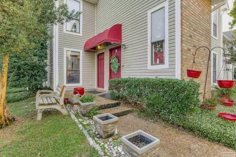 7171 N 9th Ave #F1, Pensacola, FL 32504