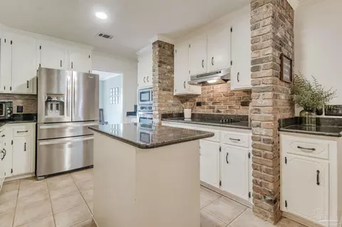 Kitchen - 5308 Stiles Ln, Pace, FL 32571 photo 1 of 2