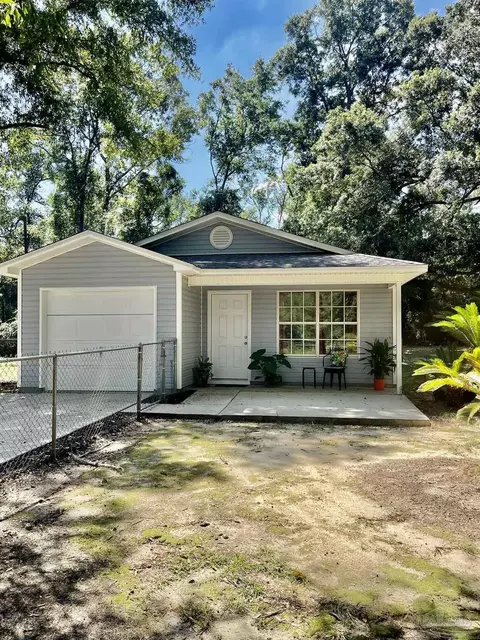 9400 Link Cir, Pensacola, FL 32514