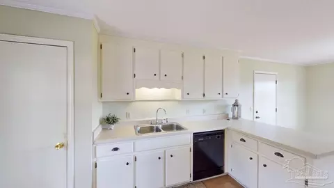 Kitchen - 4843 Tealwood Dr, Pace, FL 32571 photo 2 of 3