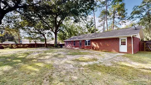 Exterior - 4843 Tealwood Dr, Pace, FL 32571 photo 4 of 6