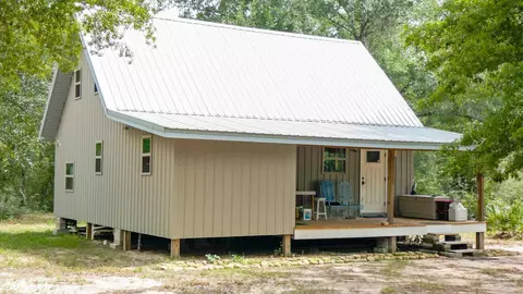 Undisclosed, Holt, FL 32564