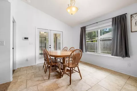 5659 Tucker Cir, Pace, FL 32571 photo 9