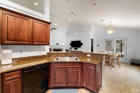 5659 Tucker Cir, Pace, FL 32571 photo 7