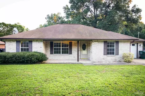 6447 Sanders St, Milton, FL 32570