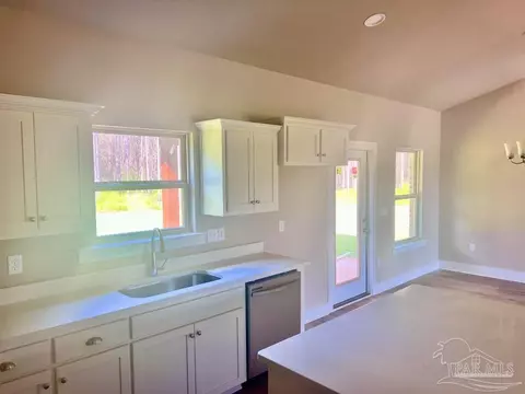 Kitchen - 4340 Russell Elliott Rd, Jay, FL 32565 photo 4 of 4