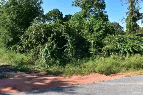 Pendleton Ct, Gulf Breeze, FL 32563