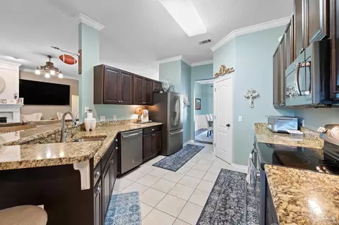 Kitchen - 4199 Castle Gate Dr, Pace, FL 32571 photo 2 of 6