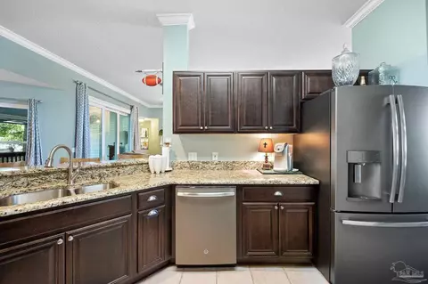 Kitchen - 4199 Castle Gate Dr, Pace, FL 32571 photo 3 of 6