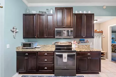 Kitchen - 4199 Castle Gate Dr, Pace, FL 32571 photo 4 of 6