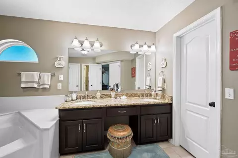 Bath - 4199 Castle Gate Dr, Pace, FL 32571 photo 2 of 4