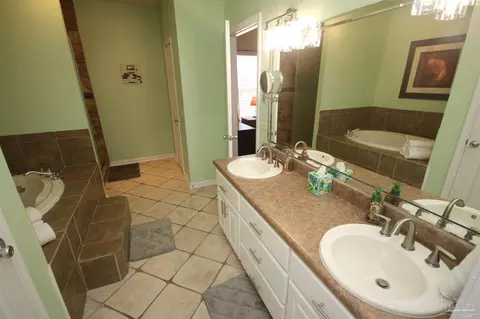 Bath - 5895 Quintette Rd, Pace, FL 32571 photo 4 of 9