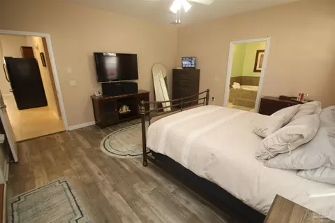 Bedroom - 5895 Quintette Rd, Pace, FL 32571 photo 4 of 12