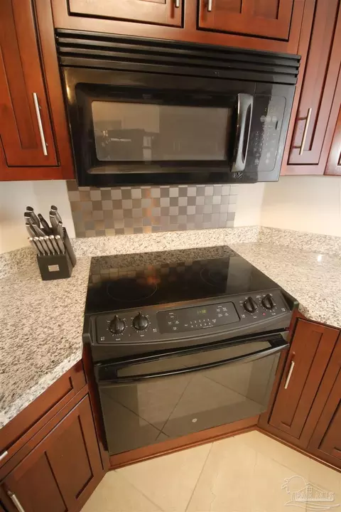 Kitchen - 5895 Quintette Rd, Pace, FL 32571 photo 5 of 7