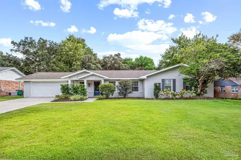 713 Poinciana Dr, Gulf Breeze, FL 32561