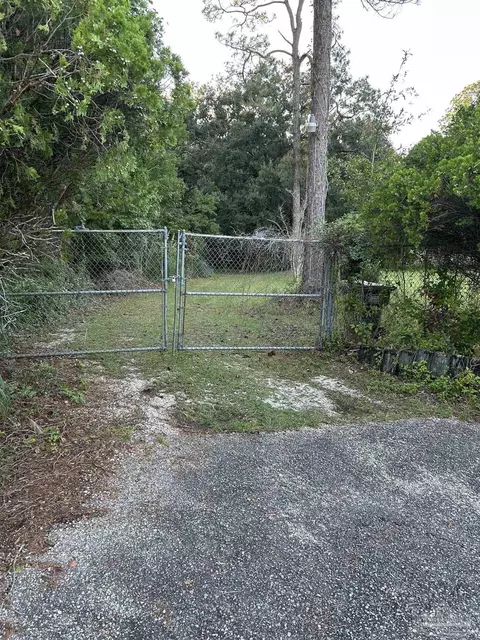 5613 Doris Ave, Milton, FL 32570