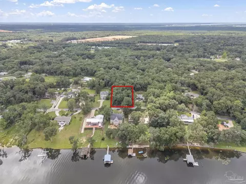 17 Lakeside Dr, Milton, FL 32583 photo 3