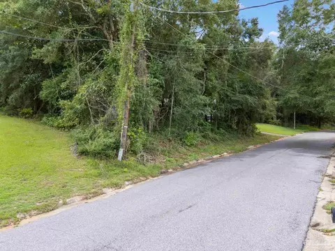 17 Lakeside Dr, Milton, FL 32583 photo 7