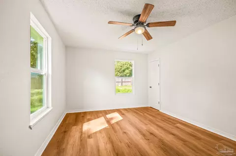 Bedroom - 4377 Forest Ct, Pace, FL 32571 photo 4 of 5